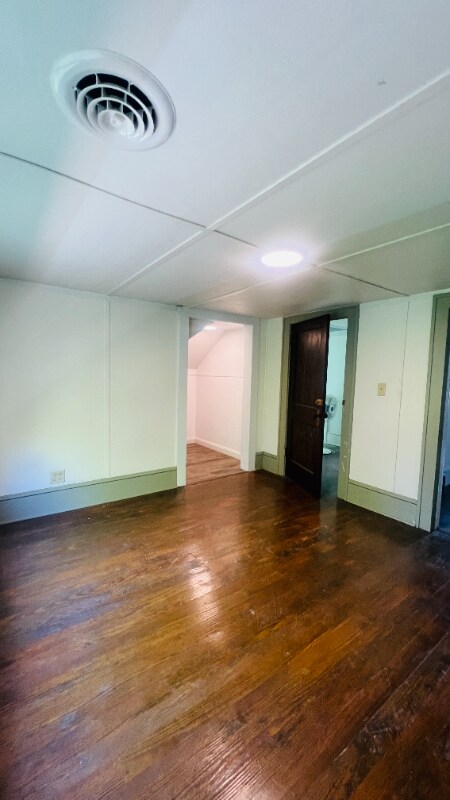 Building Photo - 812 Tyler Ave