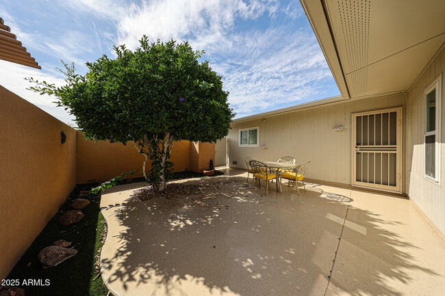 Building Photo - 10827 W Santa Fe Dr