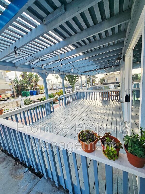 Building Photo - 934 S Myers St