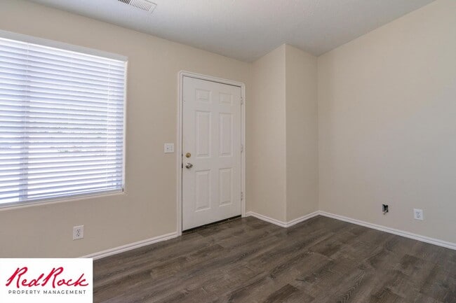 Building Photo - Charming 3 Bed, 2 Bath Home in the Heart of St. George!