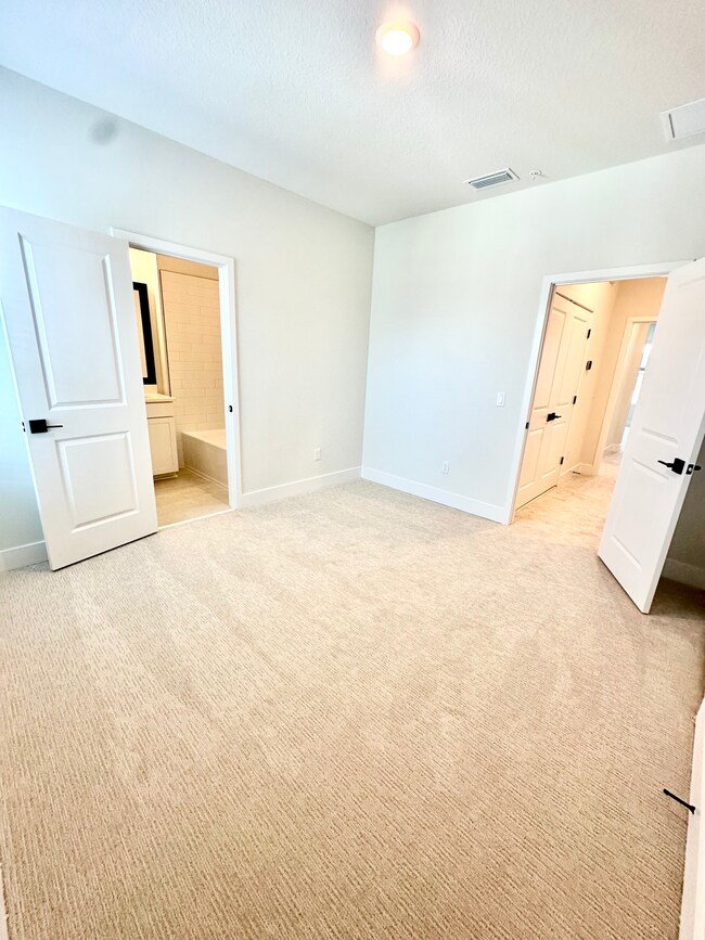 Building Photo - 3109 4th Ter N