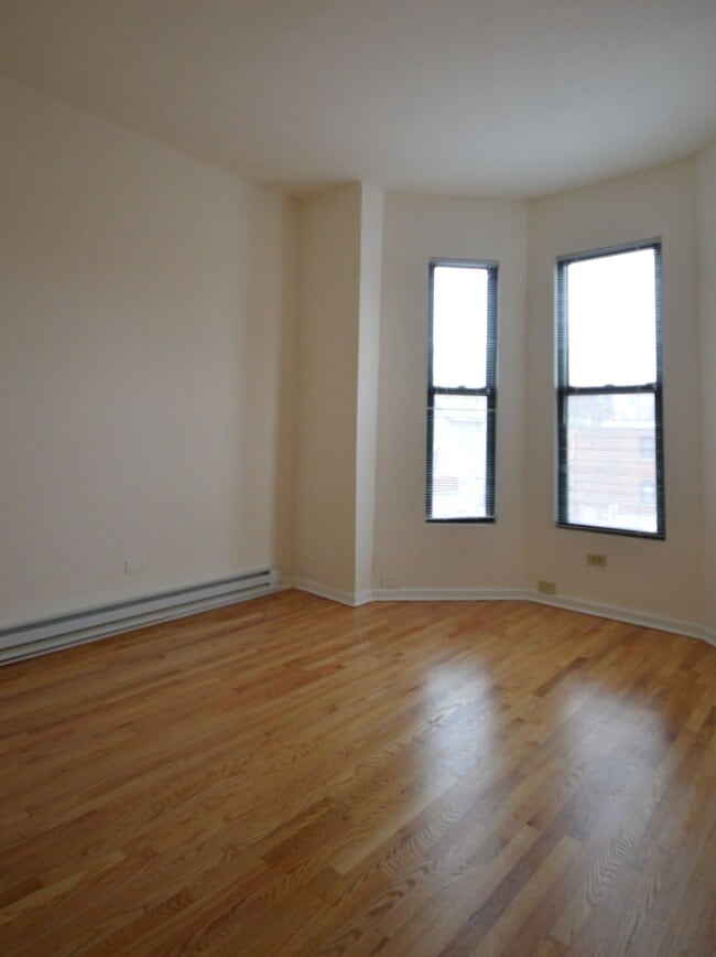 Building Photo - 611 W Briar