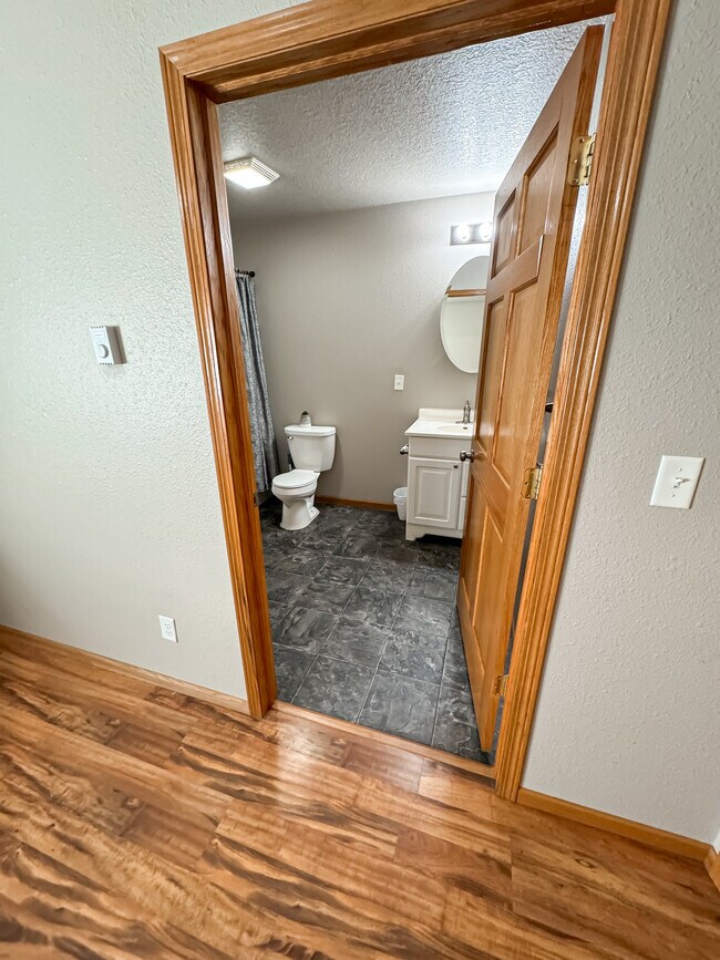 Building Photo - Theater Apartments Beulah