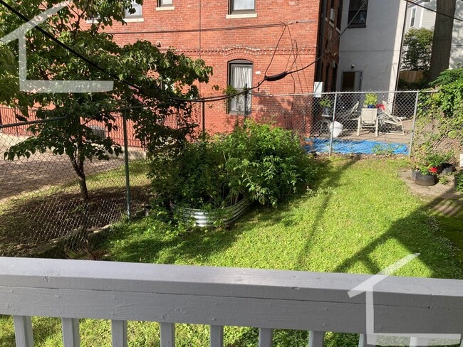 Building Photo - Nice 2 bed in JP