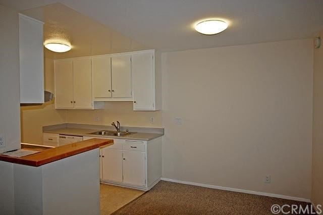 Building Photo - 576 N Bellflower Blvd