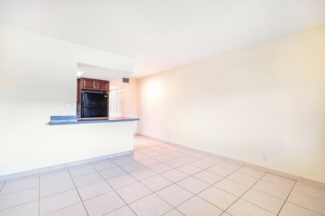 Building Photo - 361 SE 19th Ave