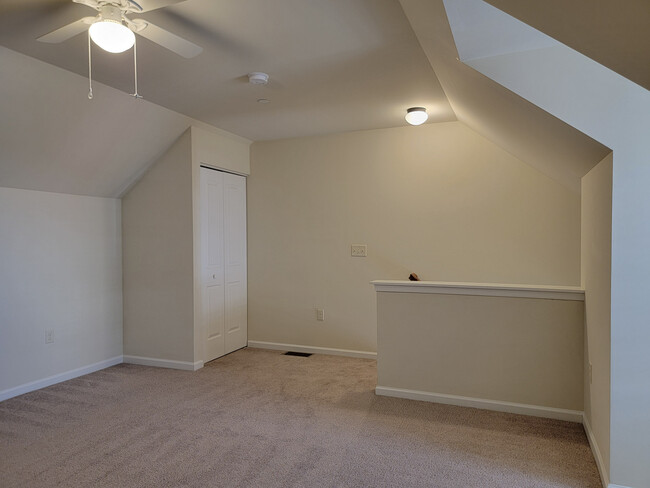 Building Photo - 331 Springwood Dr