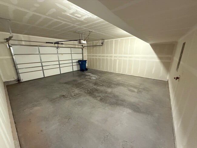 Building Photo - 1188 Forest Glen Dr