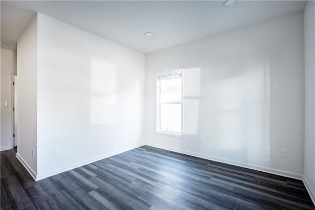 Building Photo - 1351 Finley St NE