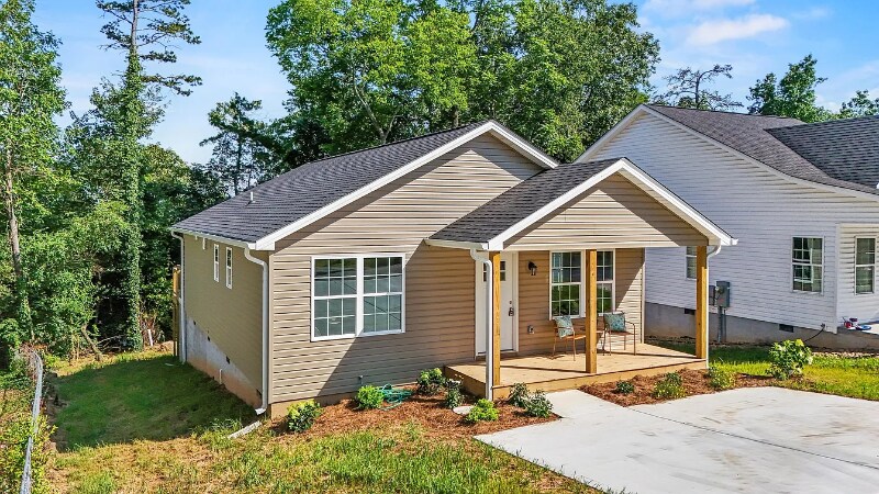 Building Photo - 812 Aubrey Ave