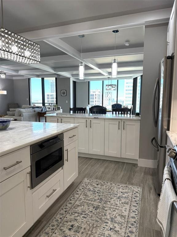 Building Photo - 1 Beach Dr SE