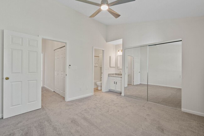 Building Photo - 4091 N Course Dr