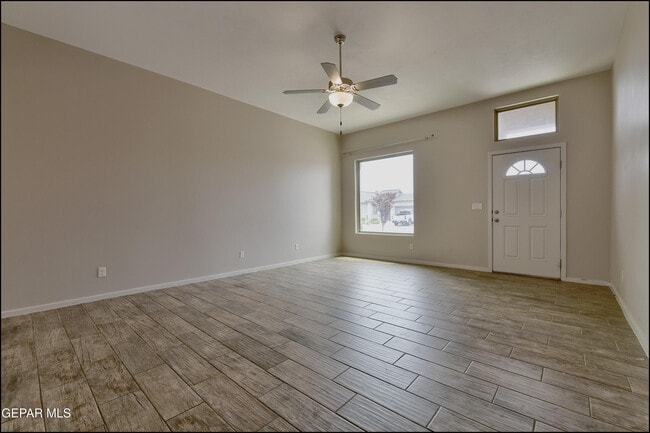 Building Photo - 621 Cedarwood Ave
