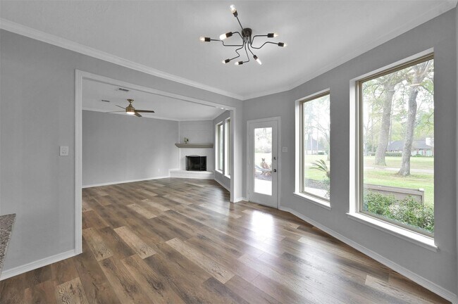 Building Photo - 13527 Summer Hill Dr