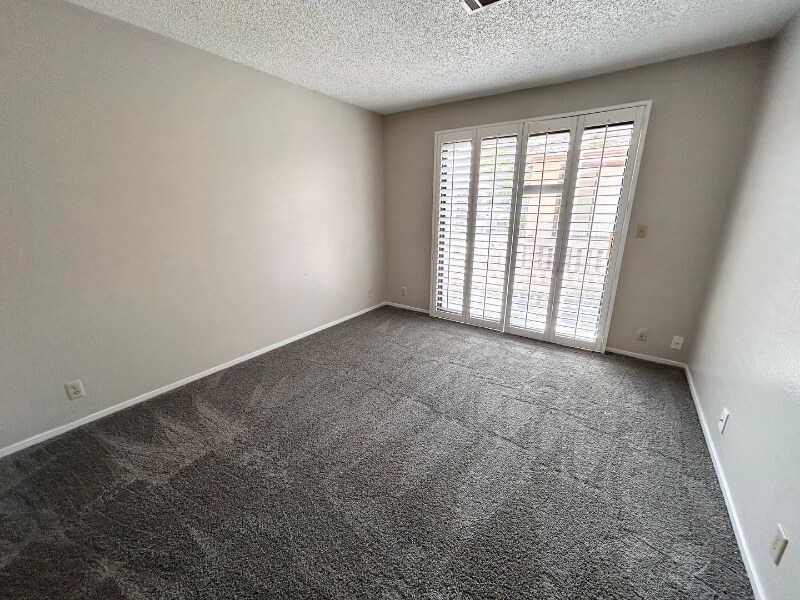 Building Photo - 3375 E Tompkins Ave