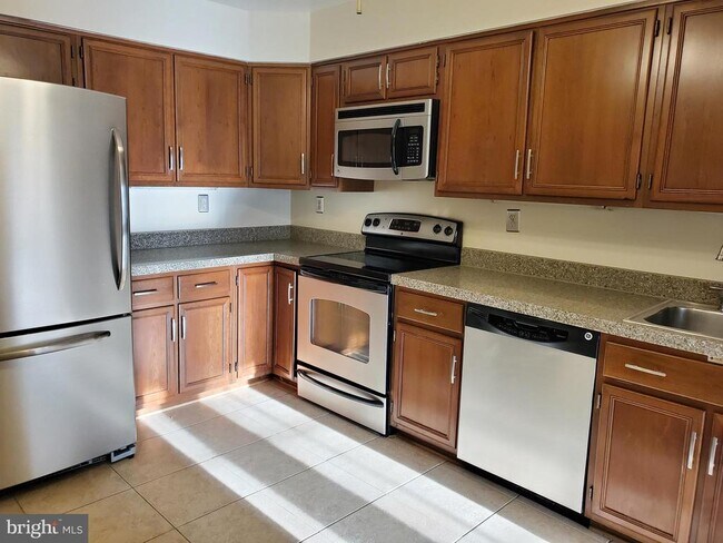 Building Photo - 15322 Manor Village Ln