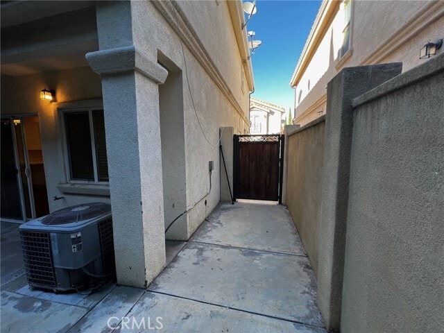 Building Photo - 13768 Cordary Ave