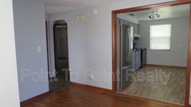 Building Photo - 1609 W 13th St