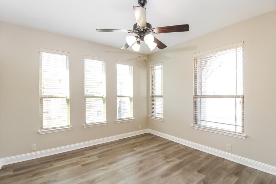 Building Photo - 1017 Snowbird Dr