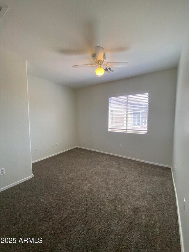 Building Photo - 3014 W Sands Dr