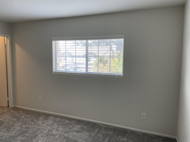Building Photo - 1167 Innisfree Ct