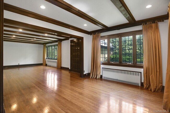 Building Photo - 46 Fenimore Rd