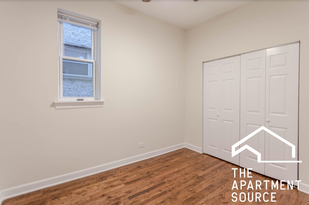 Building Photo - 1420 N Talman Ave