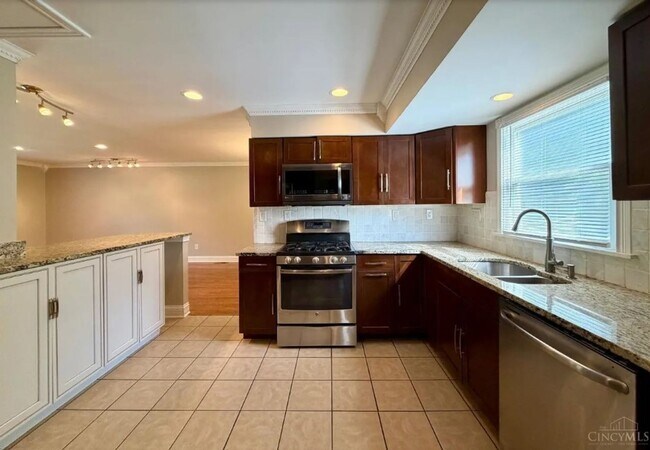 Building Photo - 6862 N Windwood Dr