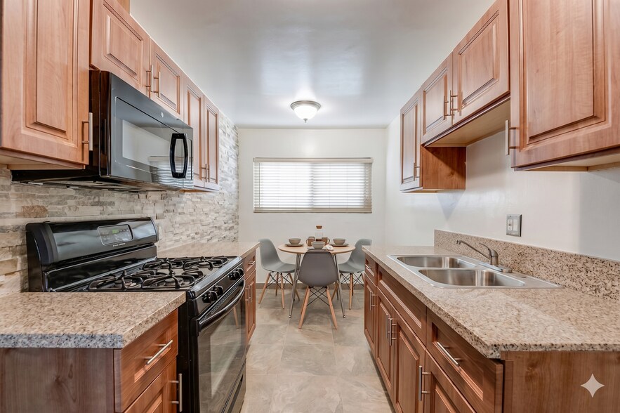 Kitchen - 4311 Coldwater Canyon Ave