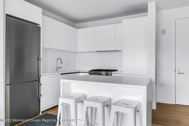 Building Photo - 601 Heck St