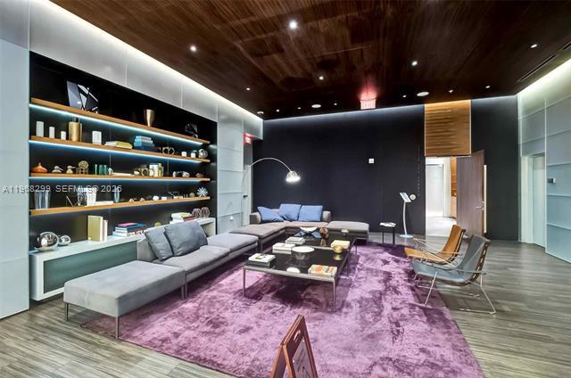 Building Photo - 88 SW 7th St