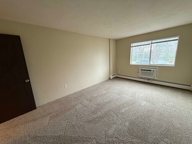 Building Photo - 383 Huse Rd