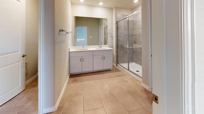 Building Photo - 2102 Dunbar Dr