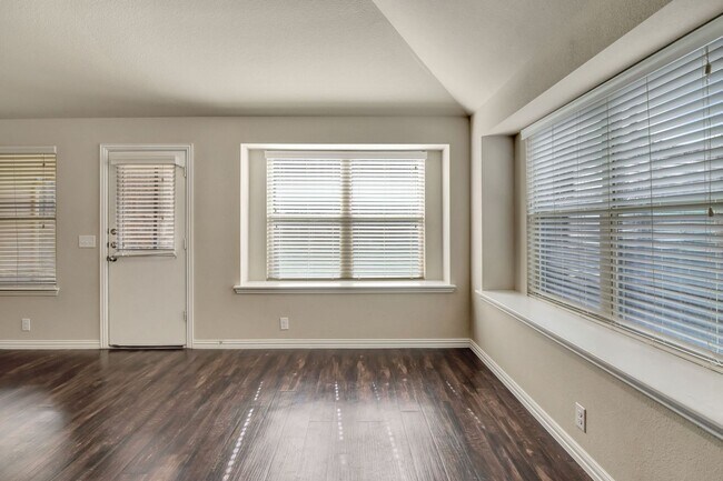 Building Photo - 4936 Lemon Grove Dr