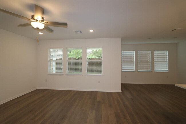 Building Photo - 1611 Iberville Dr