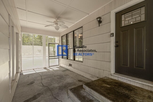 Building Photo - 3 Bed/2 Bath Home In Huntington Park