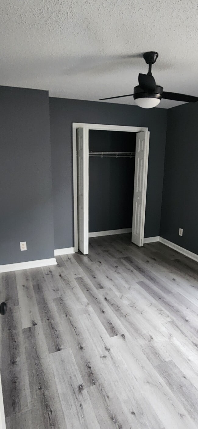 Building Photo - 106 Rolling Woods Cir