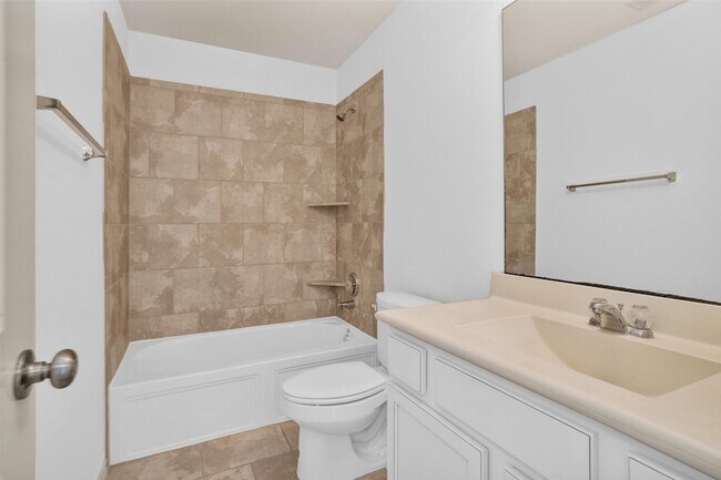 Building Photo - 2730 Donellan Dr