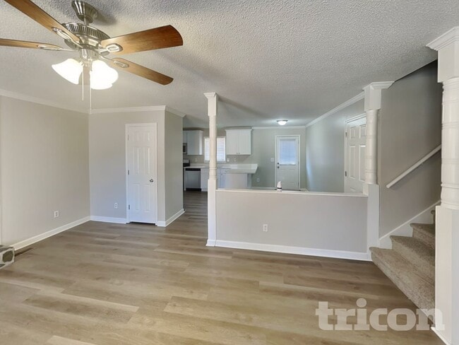 Building Photo - 385 Nectarine Dr
