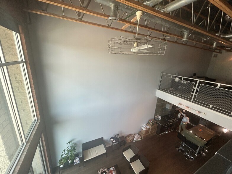 Building Photo - 614 S Troy St