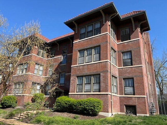 Primary Photo - 5803 Waterman Blvd