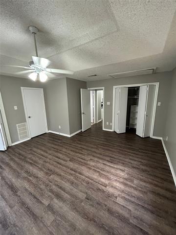 Building Photo - 404 Jordan Ln