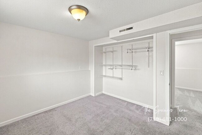 Building Photo - 1495 Prado Dr