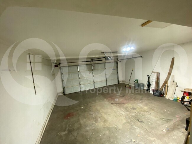 Building Photo - 877 W Shellfish Dr