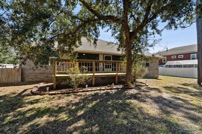Building Photo - 5810 Red Cedar St