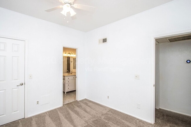 Building Photo - 1718 S Longmore