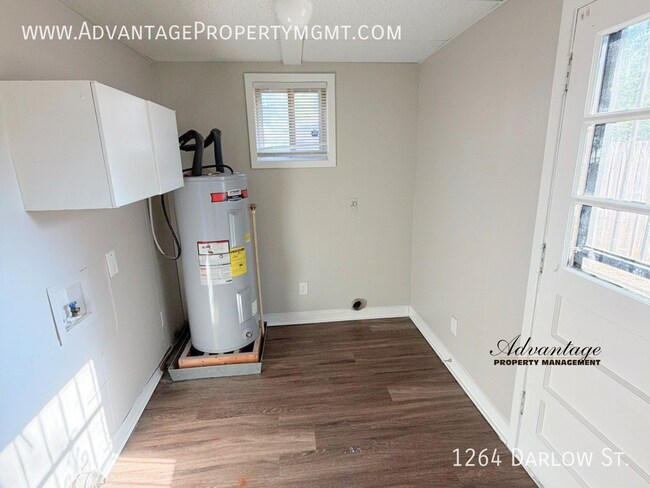 Building Photo - 1264 Darlow St