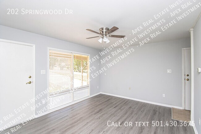 Building Photo - 202 Springwood Dr