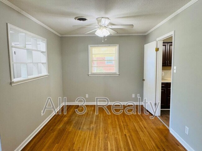 Building Photo - 664 Joryne Dr