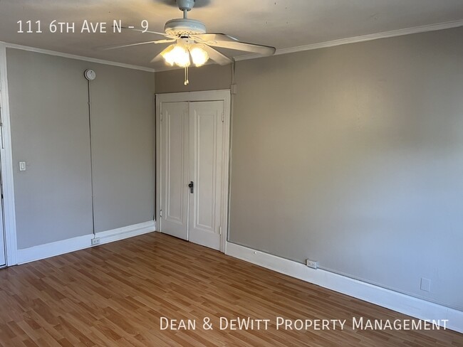 Building Photo - Large Downtown Studio -Remodeled, Character!